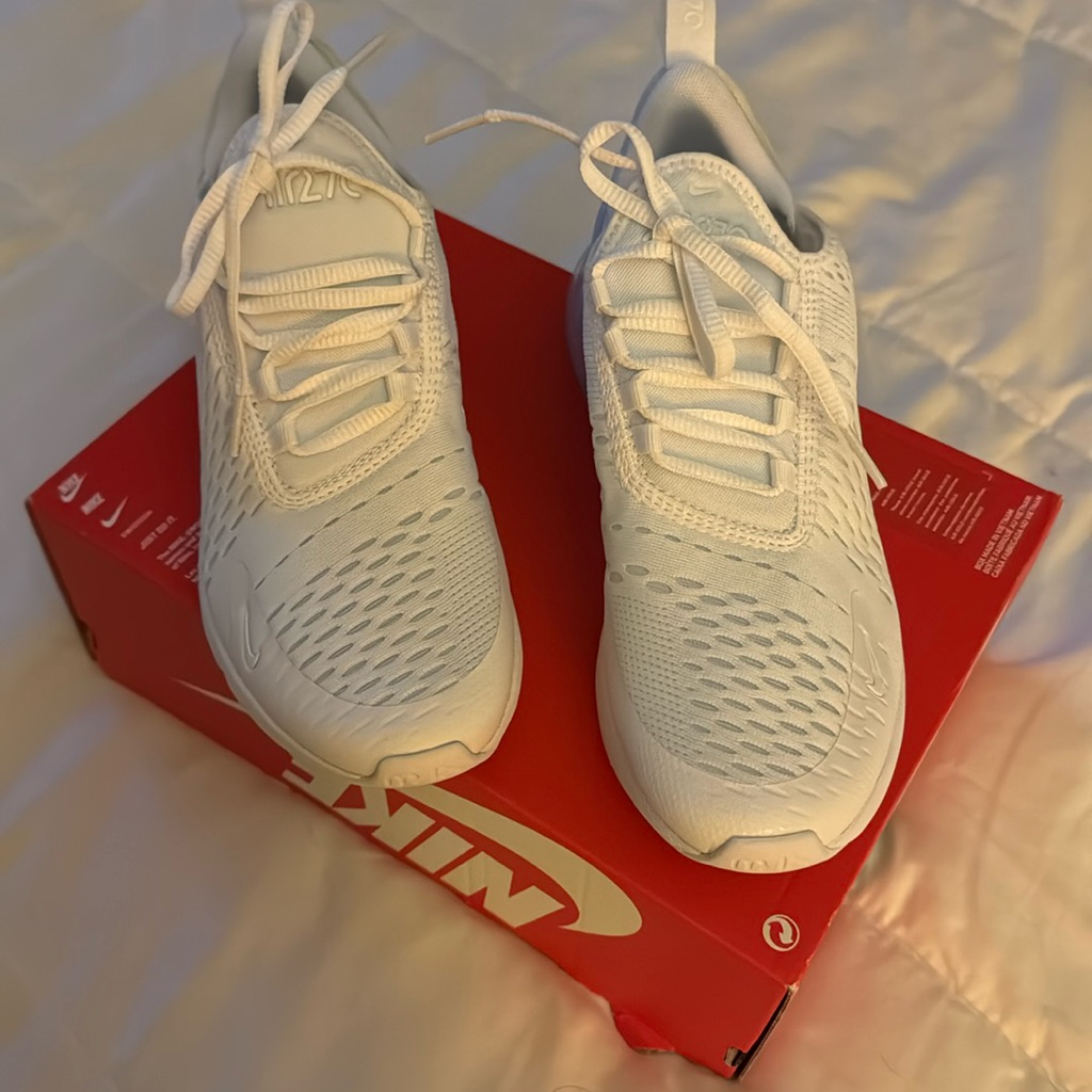 Nike 270